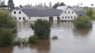 Katastrophenalarm in Österreich Grundstücke und Häuser meterhoch überflutet [upl. by Demahum]