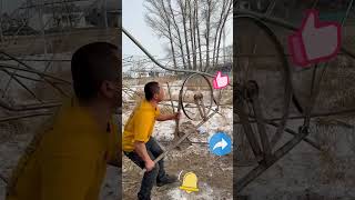 Cleverly using bicycle wheels to repair greenhouse frames bent by heavy snow [upl. by Athalee]