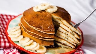 Hotcakes con Plátano 🥞🍌 SÚPER FÁCIL  Recién Cocinados [upl. by Chivers454]