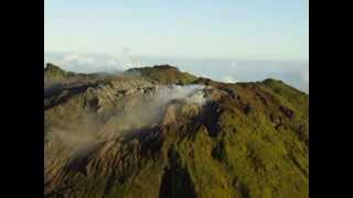 Tomographie par muons de la Soufrière de Guadeloupe [upl. by Aicelf]