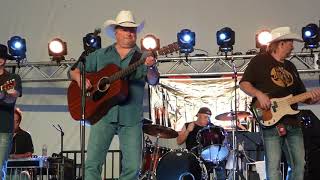 Mark Chesnutt  Goin through the Big D  live at Runaway Country Music Festival [upl. by Giacomo]