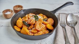 Foodbarn  Kürbisgnocchi mit SalbeiAhornButter und Bourbon [upl. by Aicnorev18]