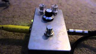 555 Tremolo Pedal  Short Demo [upl. by Ely362]