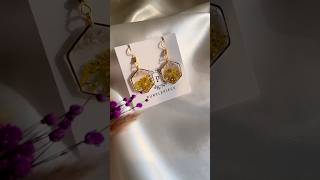 Resin earrings  floral resin earrings 🌸✨resinart youtubeshorts shorts [upl. by Auqinaj]