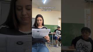 Quando o aluno quer dar uma voltinha 👀 professora alunos escola shorts [upl. by Enelec]