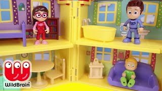 PJ Masks Surprise turns Paw Patrol Toys Kitchen Fun  Ellie Sparkles Toys and Dolls [upl. by Chui961]