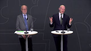 Finansmarknadsministern tar emot utredning om amorteringskrav och bolånetak [upl. by Danica]