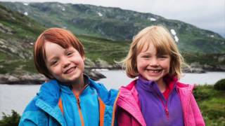 Hu hei Kor er det vel friskt og lett uppå fjellet Musikkvideo fra Karsten og Petra  ut på tur [upl. by Hajed]