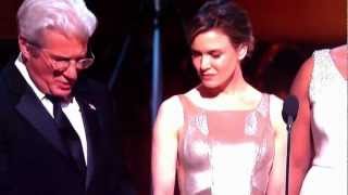 Renee Zellweger drunk at the Oscars  Swaying As Presenting At Oscars 2013 HI DEF [upl. by Muhammad]