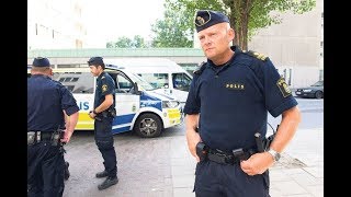 GAMMAL GUBBE BLIR GRIPEN AV POLISEN Måste se [upl. by Naujyt842]