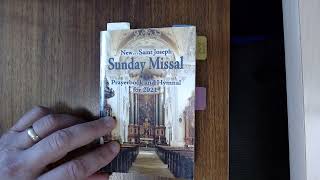 How to use the New Saint Joseph Sunday Missal Prayerbook and Hymnal during holy Mass brief video [upl. by Sair860]