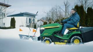 John Deere X350R Rasentraktor im WinterEinsatz mit Schneeschild bei ORTH Landtechnik [upl. by Elehcor]