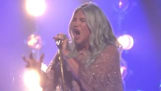 Kesha hitting the Praying high note live [upl. by Phelps]