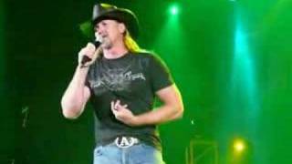 Trace Adkins performing Ladies Love Country Boys [upl. by Seuqirdor]