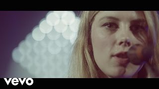 Wolf Alice  quotFluffyquot Live  Vevo LIFT UK [upl. by Jonna108]