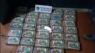 Fuerza Pública localiza 33 paquetes de posible cocaína en una playa [upl. by Ahsilat]