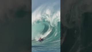 GIANT SHOREBREAK AT WAIMEA 👀💥 ANDRE BOTHA 🔥 bodyboarding wave surf [upl. by Gran]