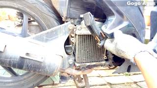 How to remove Honda vario motorcycle radiators [upl. by Sukram]