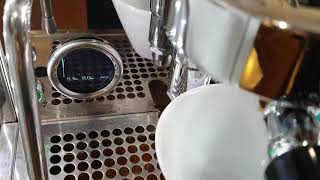 Espresso extraction with Pressure profiling [upl. by Renrew]