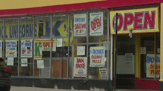 West Side Chicago department store to close after 75 years [upl. by Aneger]