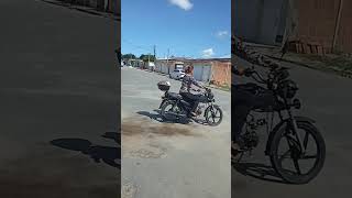 Gigi Ferreira mulher do gato seco aprendendo a andar de moto [upl. by Claudy]