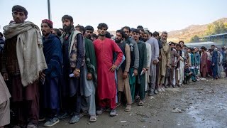 Mehr als 100000 Afghanen verlassen Pakistan [upl. by Weston]