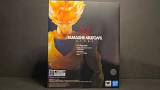 Shfiguarts Tamashi Nations store exclusive Super Saiyan Son Goku Z Fighters unboxing and review [upl. by Ijic]