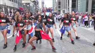 DOMINICAN REPUBLIC GIRLS DANCE DEMBOW DOMINICAN PARADE 2022 NEW YORK  DOMINICAN GIRLS DEMBOW DANCE [upl. by Biancha912]