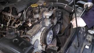 Replacing the serpentine belt on a Land Rover Discovery 300 TDI [upl. by Hultgren]