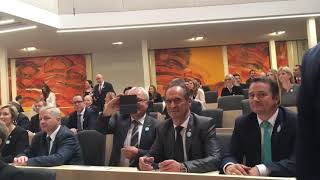 Strache und Strolz scherzen vor der Angelobung [upl. by Hsiwhem915]