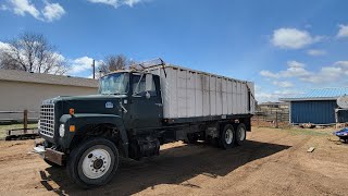 Ford l8000 with 555 cummins goes workin [upl. by Cleo631]