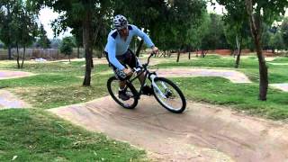 How to ride pumptrack  mountain biking skills [upl. by Sset]