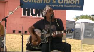 Florent Vollant  Nikamuiat Mariposa Folk Festival  Innu Songs workshop 310 [upl. by Ives]