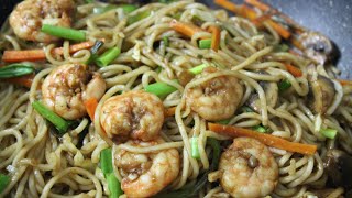 HOW TO MAKE GARLIC PRAWNS NOODLES  GARLIC SHRIMP NOODLES  QUICK SHRIMP RECIPES [upl. by Elynad]