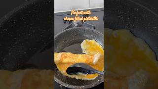 Fried egg on pistolette is so good bread eggs egg breakfast protein lunch daily easyrecipe [upl. by Mayor]