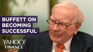 Warren Buffett shares advice on becoming successful [upl. by Mungam]