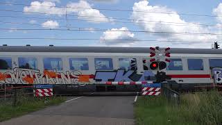 Spoorwegovergang HarculoZwolle  Dutch Railroad Crossing [upl. by Rednirah]