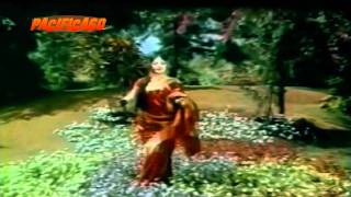 Dhani Chunri Pehan Sajke Ban Ke Dulhan  Hare Kaanch Ki chudiyan 1968 [upl. by Ugo]