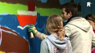 Leerlingen leggen met graffiti Dordtse historie vast [upl. by Maud]