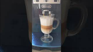 Латте в кофемашине Delonghi magnifica [upl. by Mirna548]