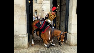 SPOOKED HORSE Collapses To The Floor Throwing Kings Guard Forward [upl. by Oneg581]