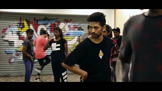 Chennai Dance Intensive  Kaatru Veliyidai  Azhagiye  Girish Choreography [upl. by Della719]