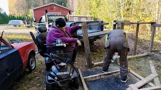 Jätepuun vientiä ja pihan siistimistä [upl. by Eahs]