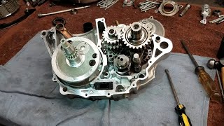 111 Suzuki RMZ450 Full Motor Rebuild 20092025 Part 2 Replacing the crankshaft and a top end [upl. by Hedley171]