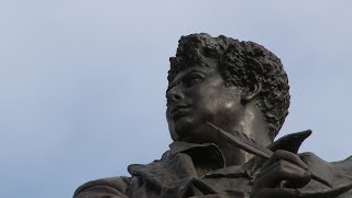 Alexandre Dumas une mémoire omniprésente à VillersCotterêts [upl. by Amerak]