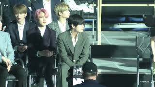 190424 BTS V 방탄소년단뷔 귀여워 귀여워 cute cute cute The fact music awards [upl. by Adni]