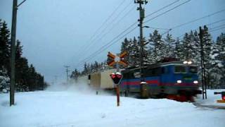 Green Cargo southbound freight train passing Mo Grindar level crossing [upl. by Dahl]