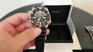 Seiko SKX007  Review  Seiko SKX Diver Watch Is A True Legend [upl. by Brackely678]