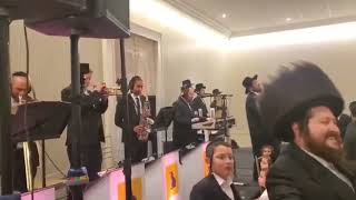 Avrumi Berko 🎹 Suscher Guttman 🎤 Shira Choir [upl. by Priestley505]