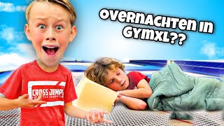 Overnachten in een trampoline park [upl. by Eikkin]